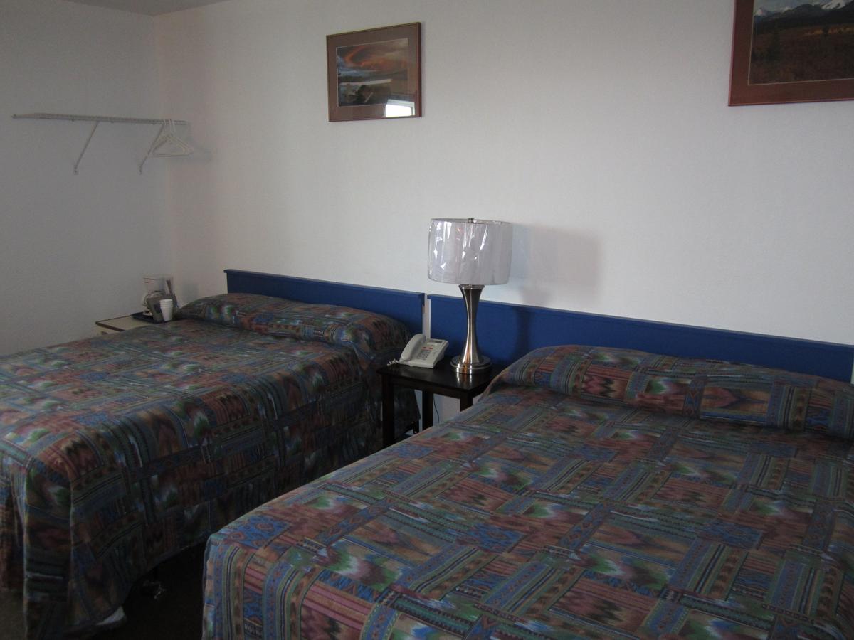 Nisutlin Trading Post Motel Teslin Zimmer foto