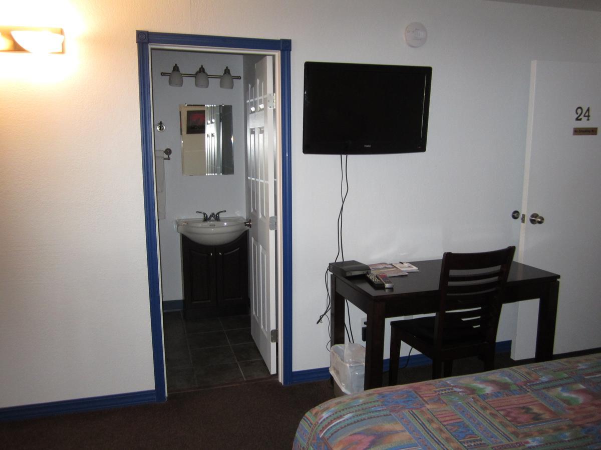 Nisutlin Trading Post Motel Teslin Zimmer foto